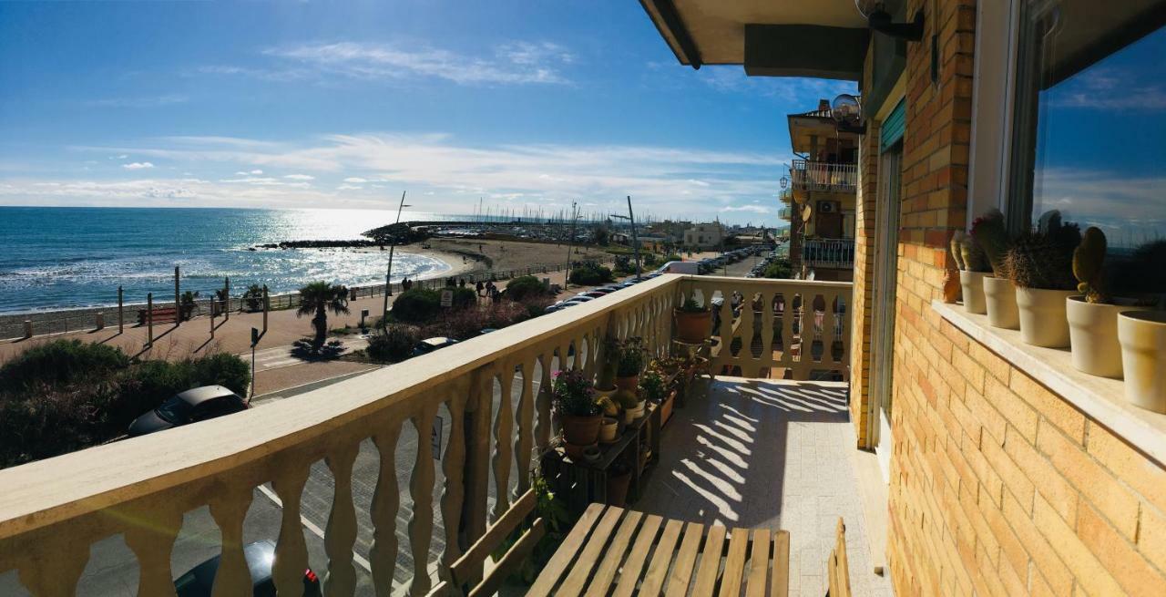Апартаменты Casa Al Mare Лидо-ди-Остия Экстерьер фото